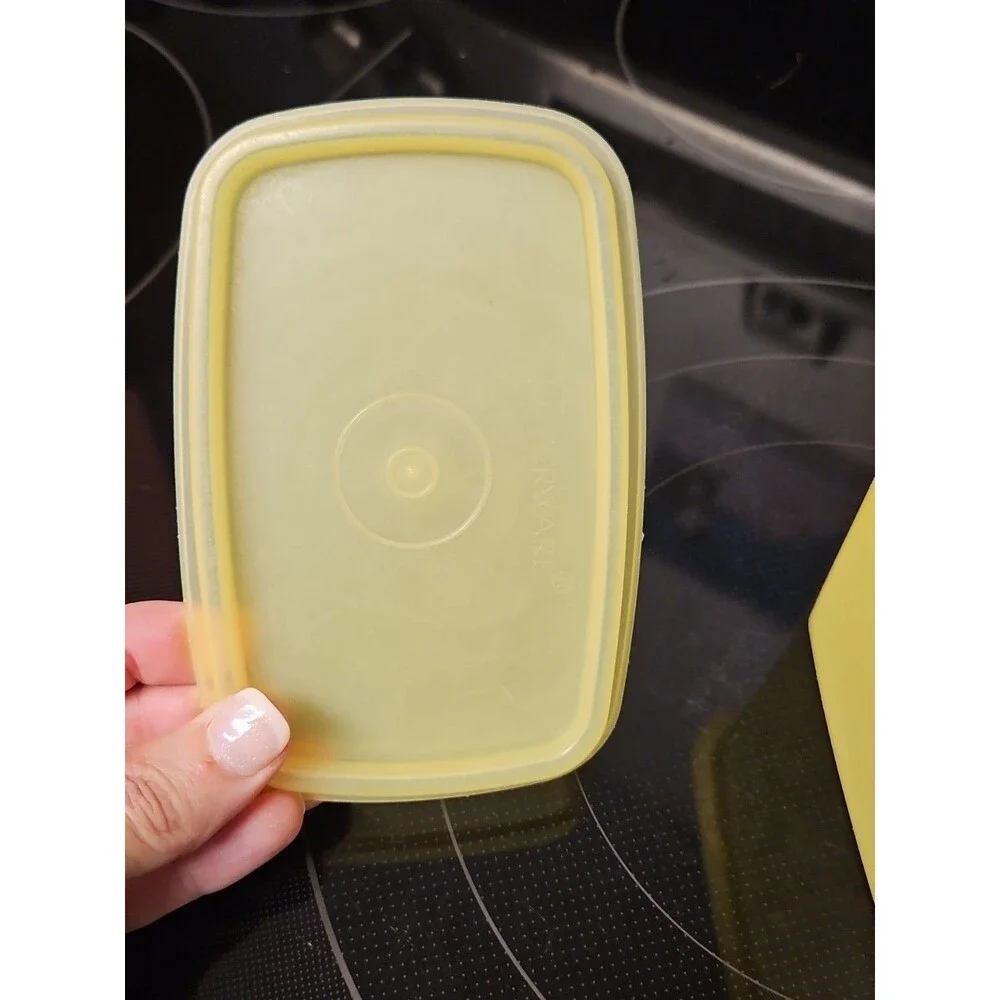 Vintage Tupperware Yellow Shelf Saver Container #1243-10 W/ #1244-13 Lid EUC